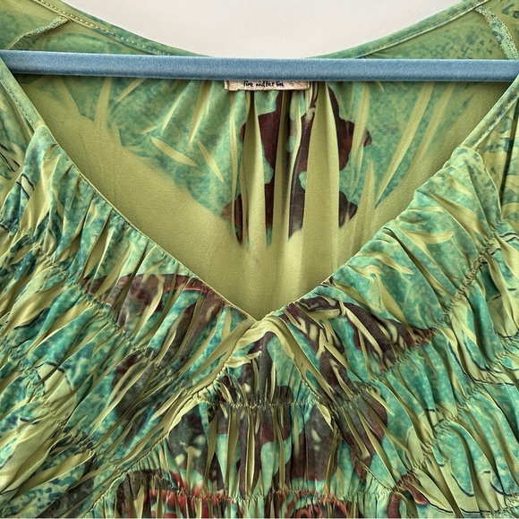 One World Mossy Vintage Green Sublimation Crease Print Dress Women’s Size Medium - Picture 3 of 15